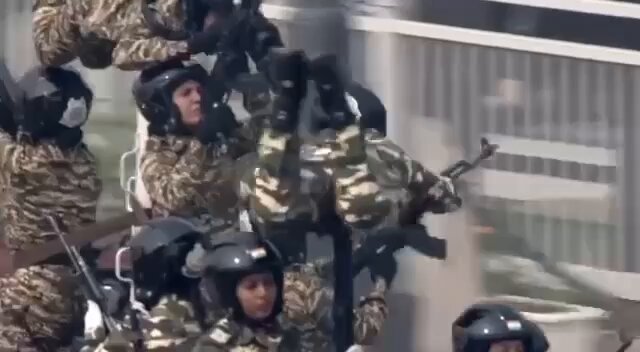 [問卦] 為何印度閱兵要搞的跟雜技團一樣