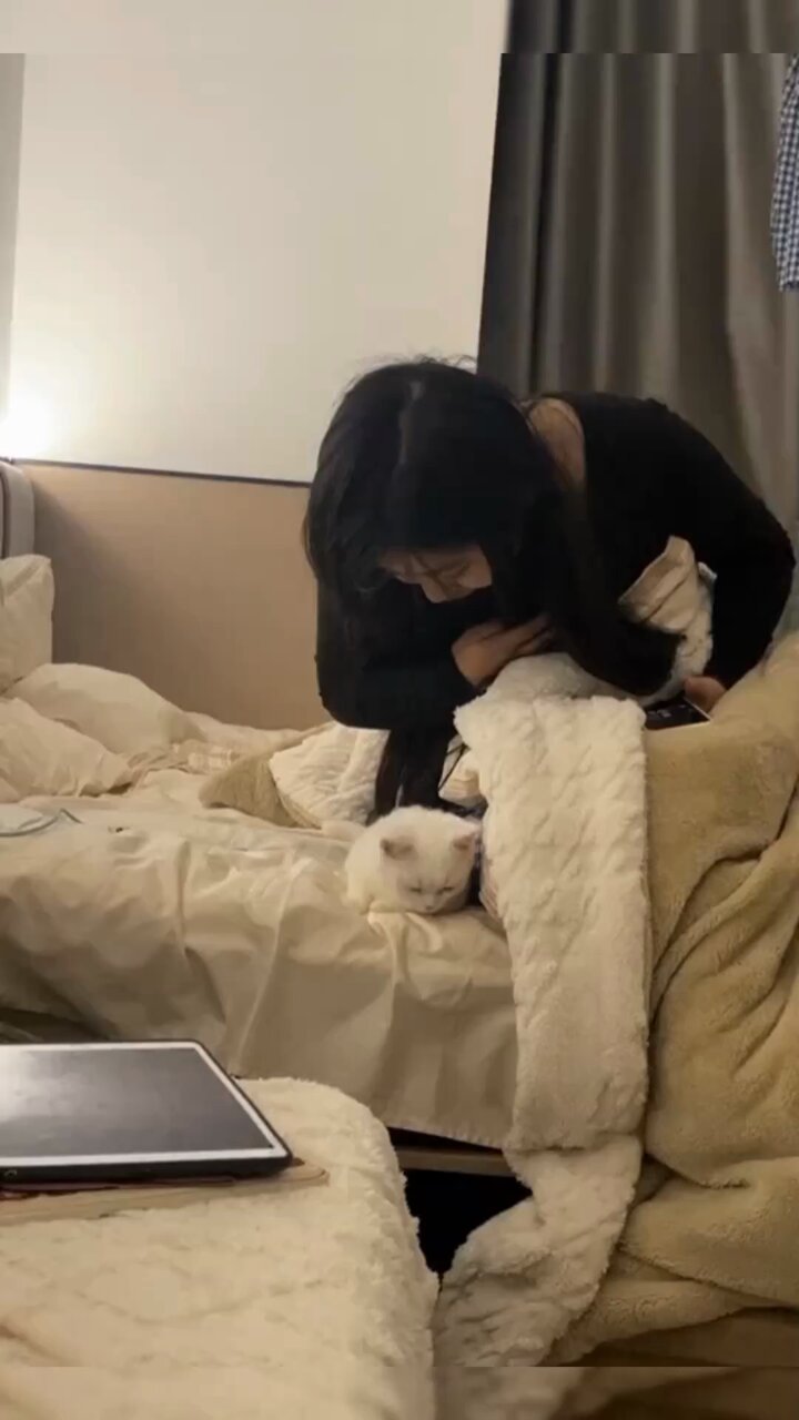 FENDI ハイウエスト ショートパンツ 鈴木亜美さん着用 FENDI ハイウエスト ショートパンツ 鈴木亜美さん着用