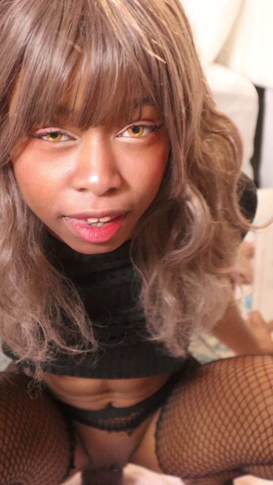 i really love the way my contacts look in this one ?anyways in love with this Bad Dragon dildo lately~