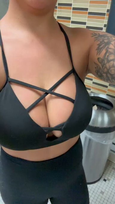 What the gym floor doesn&rsquo;t see. https://t.co/P1aJL9qZfU