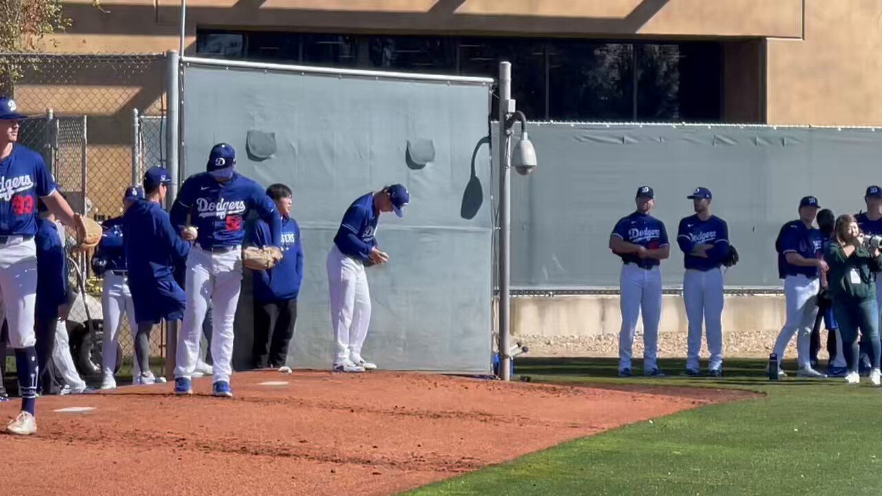 ドジャース　全日本　プロ野球　日米　dodgers 2枚セット los-angeles-dodgers-yoshinobu-