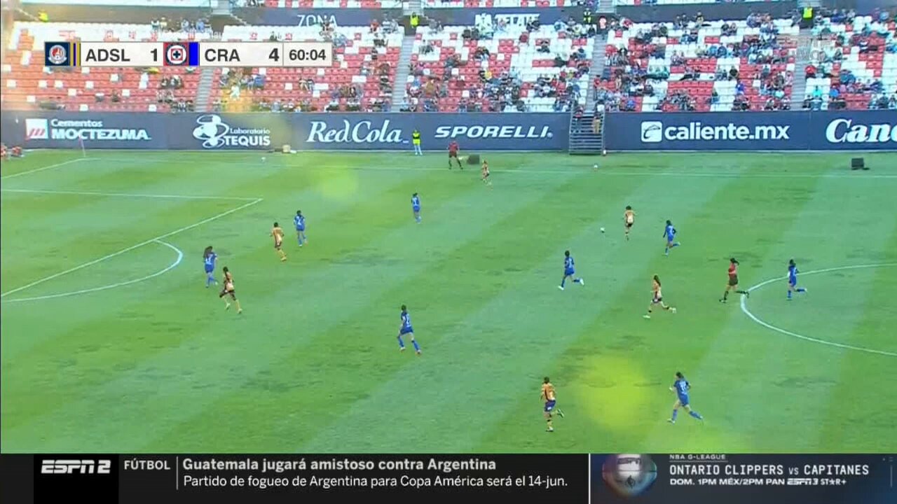 @meli7herrera @mayrapelayo4 @jasminecasarez_ @janellyfarias @MasciarelliR @DaliMolina_10 @AzulFemenil @MeggCavanaugh @AtletiDeSLPFem Sin bajar los brazos 🦾@AtletiDeSLPFem buscaba acortar el marcador 👊