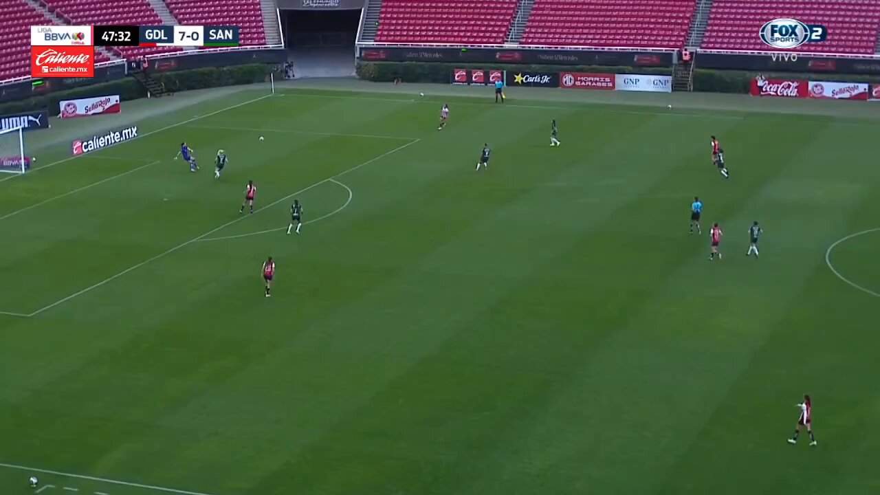 ⚽️Gol de @ClubSantosFem 🟢⚪️@annahendy9 🇺🇸 con el primero de las laguneras🟢⚪