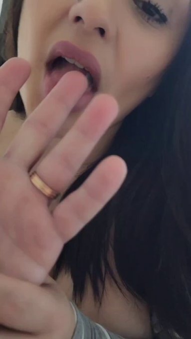 Am I too big to suck my thumb?  #CarnavalBetfun #onlyfans #onlyfansgirl #bi #lesbian #creator #hotwife<a href="/tag/carnavalbetfun"class="tags">#CarnavalBetfun</a><a href="/tag/public"class="tags"><span>#public</span></a><a href="/tag/creator"class="tags"><span>#creator</span></a><a href="/tag/bi"class="tags"><span>#bi</span></a><a href="/tag/lesbian"class="tags"><span>#lesbian</span></a><a href="/tag/fetichista"class="tags"><span>#fetichista</span></a><a href="/tag/private"class="tags"><span>#private</span></a>