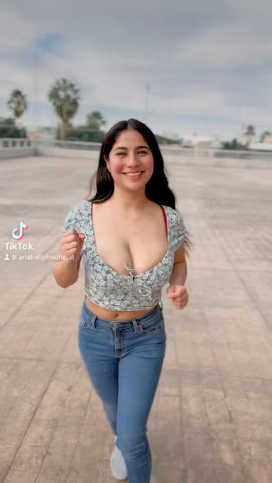 Mi amor feliz 14 de febrero ????
Suscríbete a onlyfans para darte tu regalo ??? https://t.co/Xz5EUu76we