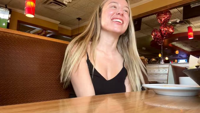 Briar Riley’s pics and videos