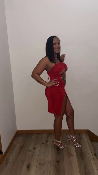 It&rsquo;s back there 🍑 https://t.co/2eu6SCmt3G