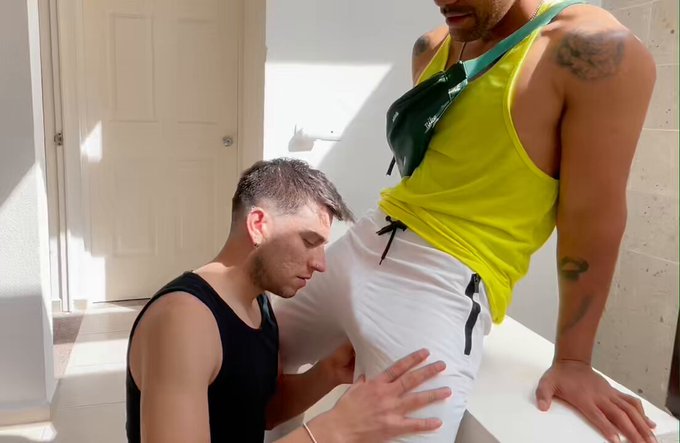 Después del gym le di un masaje con la verga bien sudada ???
@EDWUARM1 

https://t.co/swyaPRqnL3 https://t