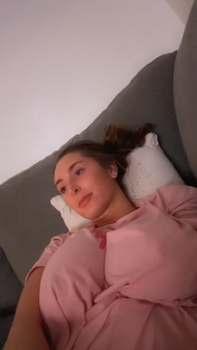 say &lsquo;hi&rsquo; if you want my nudys (serious) https://t.co/76Yn0TZuR7