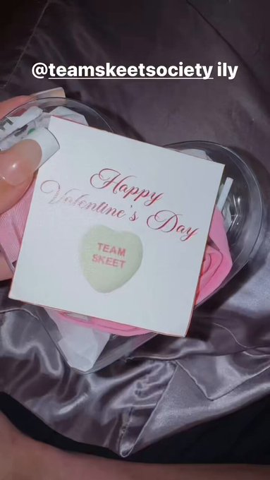 Ily @TeamSkeet https://t.co/3FqrlK5b9Y<a class="tags" href="/tag/teamskeet">@teamskeet</a>