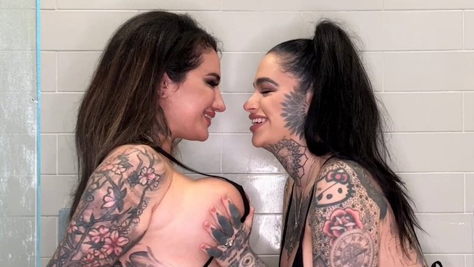 Want to watch me get wet and spread my asshole open for @leighravenx ? Dropping today on my site https://t