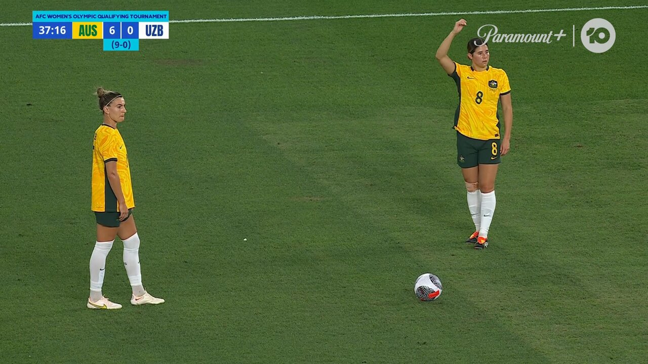 .@CaitlinFoord in the right place off the free kick to add our 7th 💪🎥 @10FootballAU #AUSvUZB #Matildas #AllezAUS #TilitsDone #Paris2024