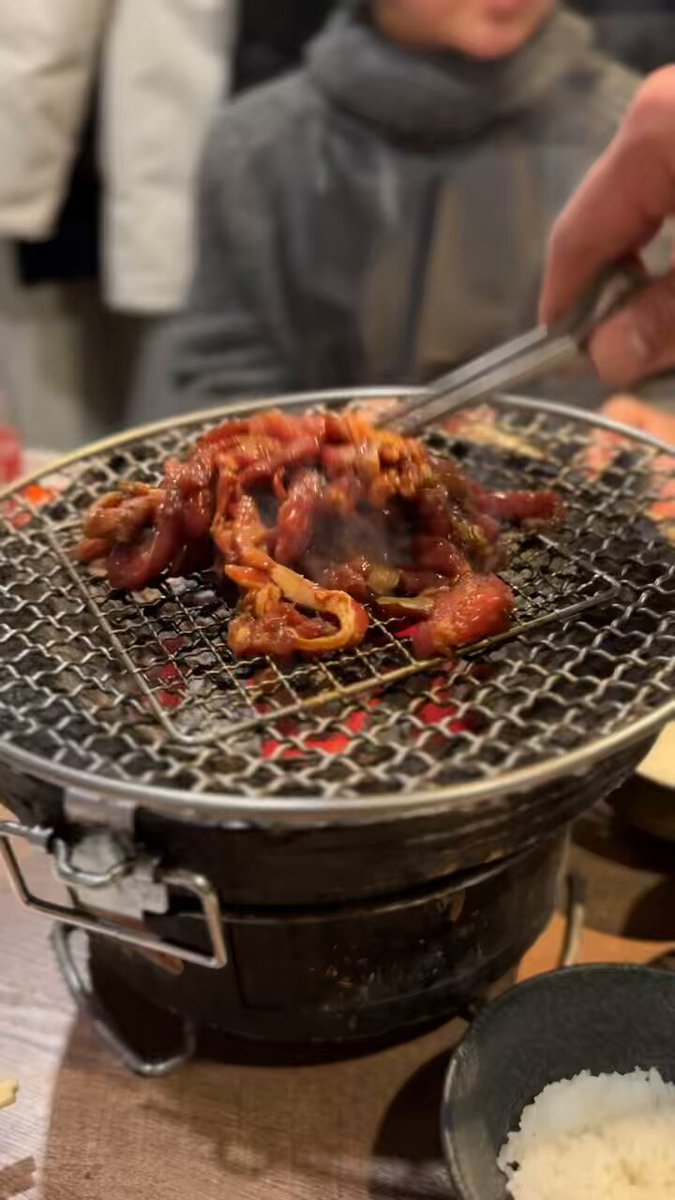 存在感あるぞ‼️昔のガスストーブ　ジャンクガーデン　多肉等を飾って⭕ブロカント お湯が沸かせる*！屋内外兼用ストーブ登場！ ～Iwatani「マル暖