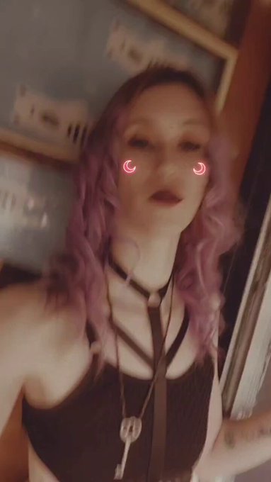 The Writer Of Fate’s pics and videos