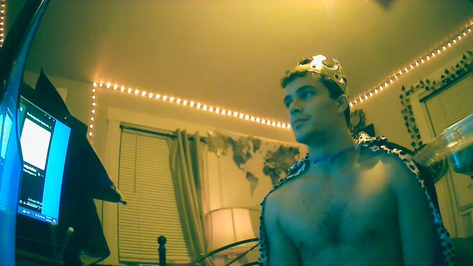 Who would imagine a King? Let me feed you.   Watch this on your Twitter feed.   Make sure to subscribe<a href="/tag/kingshit"class="tags"><span>#kingshit</span></a><a href="/tag/gayinterracial"class="tags"><span>#gayinterracial</span></a><a href="/tag/whitealpha"class="tags"><span>#whitealpha</span></a><a href="/tag/blacka"class="tags"><span>#blacka</span></a>