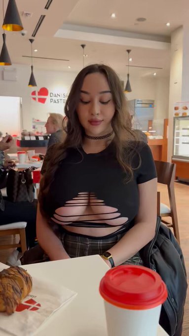 Coffee with me 😎 https://t.co/M0KRY4dxAZ