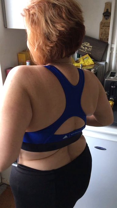 Sports bra try on https://t.co/iAmhif2yLB<a href="/tag/leatherboots"class="tags"><span>#leatherboots</span></a><a href="/tag/leatherskirt"class="tags"><span>#leatherskirt</span></a>