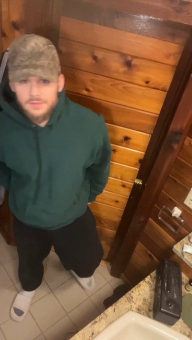 Who wants  a private dance 😉  https://t.co/88C2OAjMUb https://t.co/D1wz4hN20e