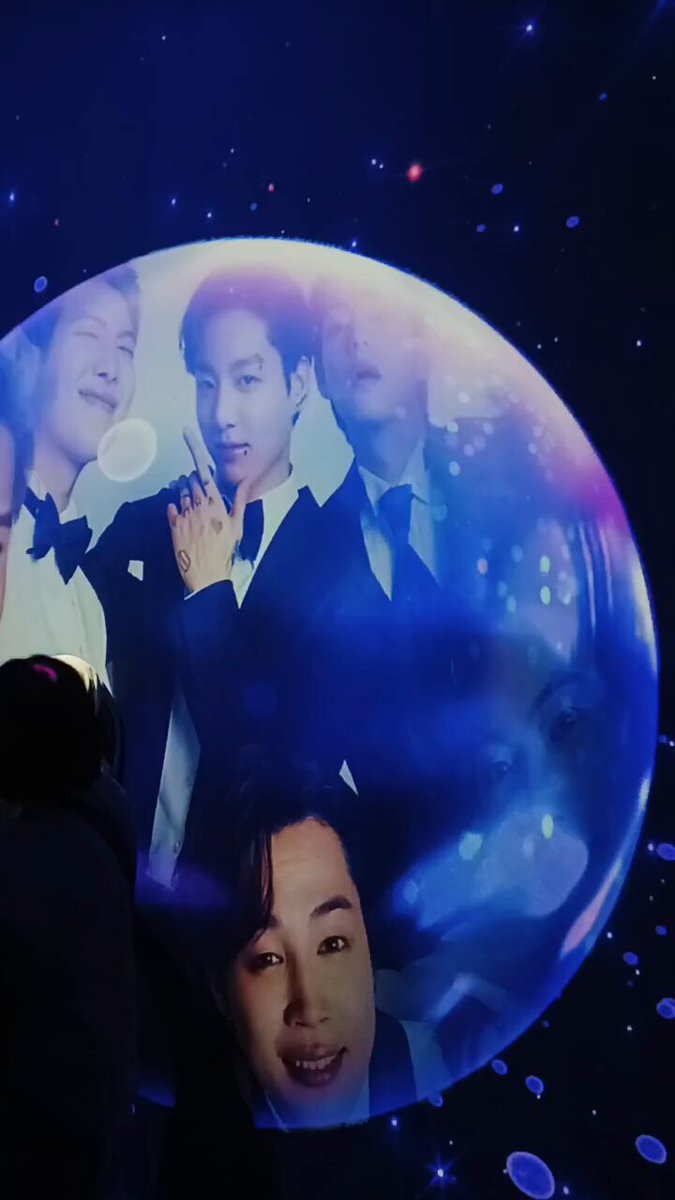 BTS B★VERSE メル67448 B☆VERSE - BTS, Singing the Stars (@bversemalaysia