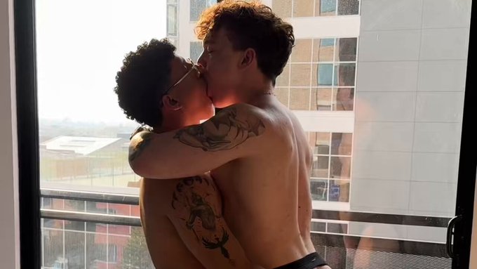 Mira como me destruyen el culo el papasito de @Daniel_zambran4.
Nuevo video en: https://t.co/gcGBChtIXi