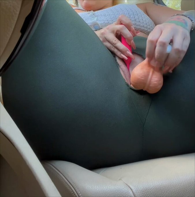 I'm so tired of these toys, I want a real big one??? https://t.co/HffCd2ba6q