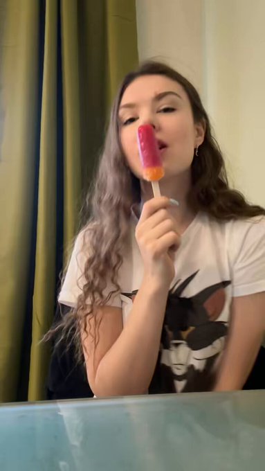 Ice cream🍦🍭🍬 https://t.co/zUd8ph1Dzb