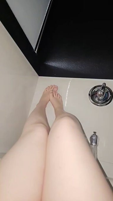 Do you like cute toes? ?
https://t.co/gWmJIBzlSe https://t.co/RpMrP0baFC