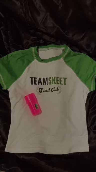 I love you @TeamSkeet imma take such cute pics in this https://t.co/qG2bfumrHI<a class="tags" href="/tag/teamskeet">@teamskeet</a>