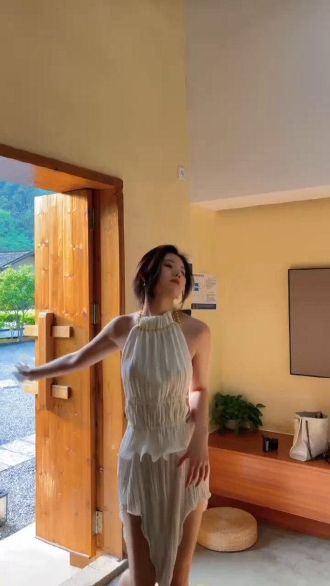 ＃阿朱 这么美的风景…… 忍不住 要尿尿留念吧-详情-牛仔裤视频