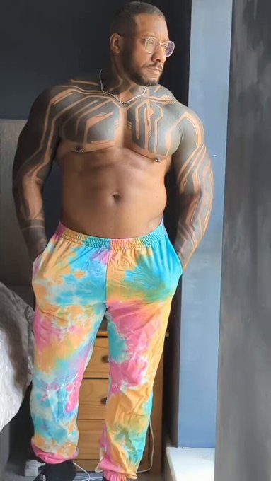 I haven't won these multi-colored joggers in ages. Goes really well with the tie dye blue vest that you