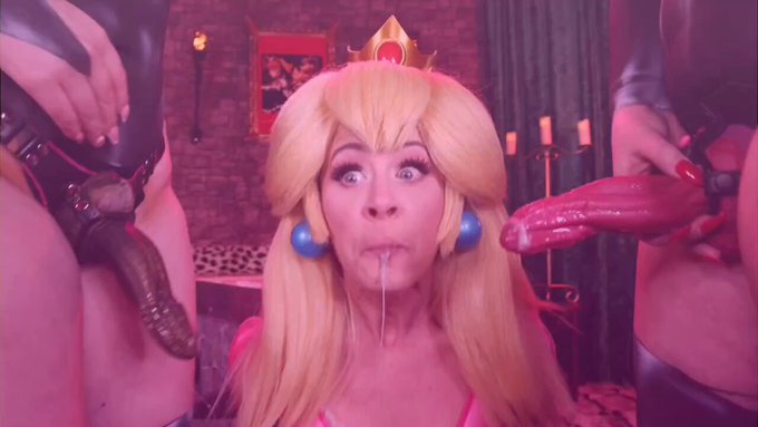 Double Stuffing The Princesses Peach by AbigaiilMorris @manyvids 
https://t.co/OaAOxCl7mV https://t.