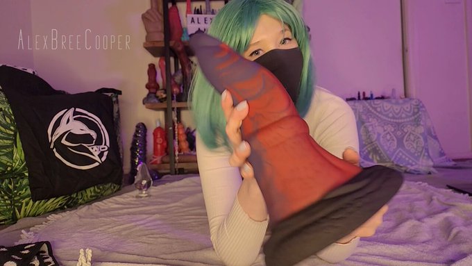 Loch @Weredog video finally up, come watch me impale myself ?

? https://t.co/meNXMH7pIj https://t.c