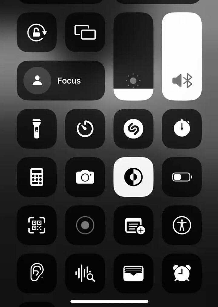 Moans4R0b1n’s pics and videos