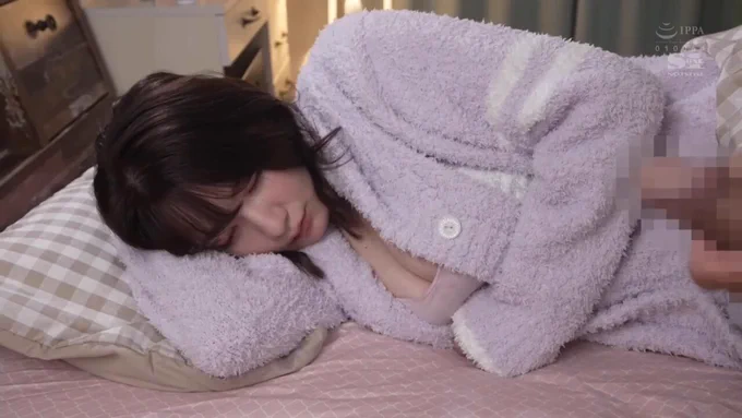 「えっ、終電なくなっちゃった！？ ウチ泊めてあげよっか？」😝 バイト先の美人店長の誘いに乗ったらすっぴんと無防備な部屋着に僕は理性が吹っ飛び… 鷲尾めい‍💫