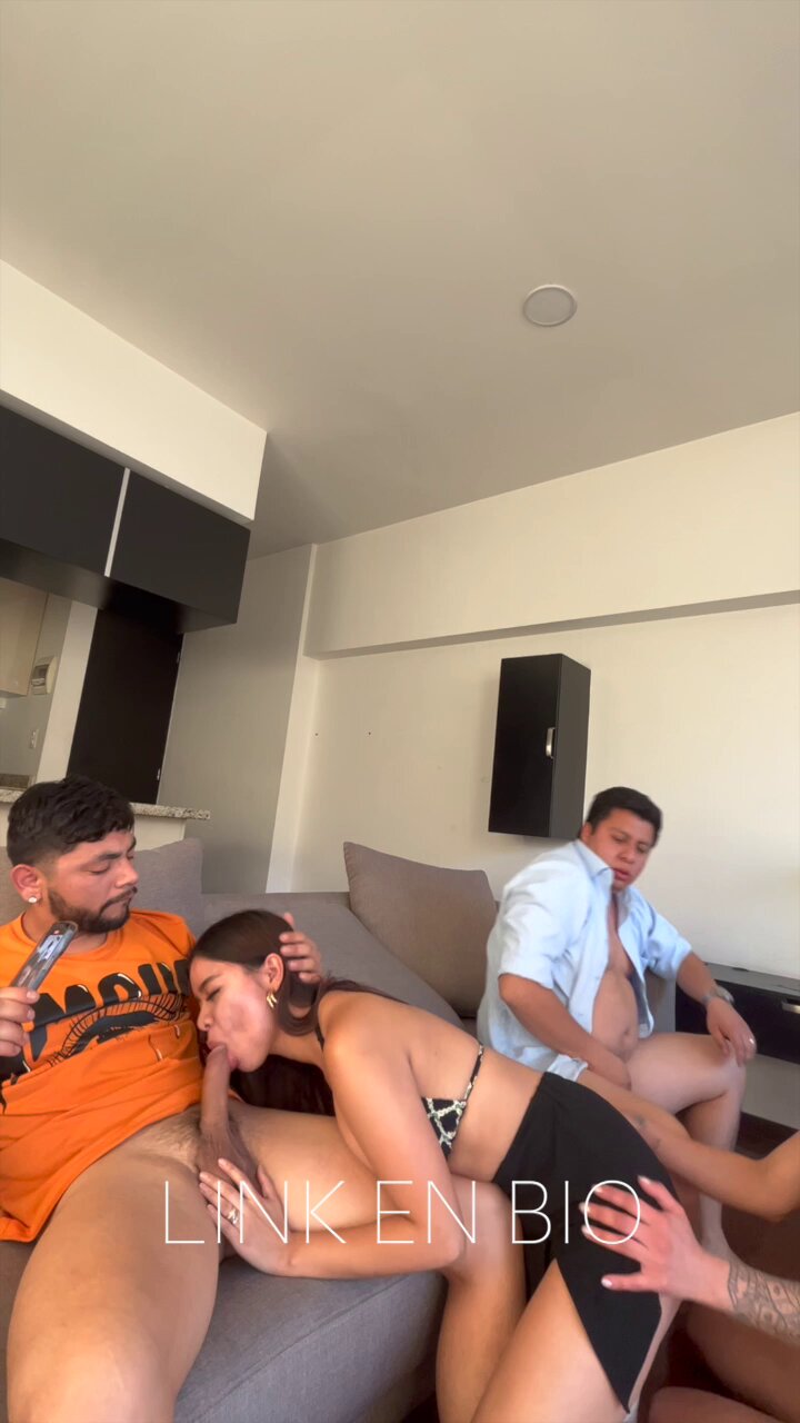 @sincensurashowxs video Tweet