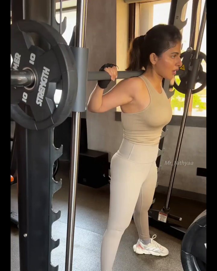 NywVVLEIS0R9OfjF?format=jpg&name=900x900