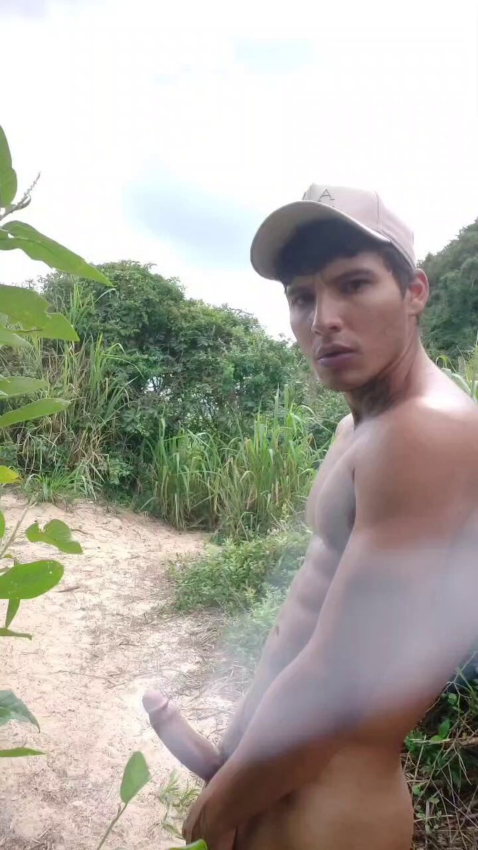 RT @bestgayfetish: Risky cumshot 20240420020950