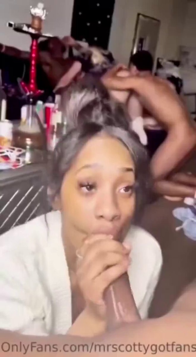 @PORNLEAKSDAILYs video Tweet