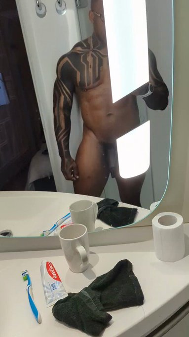 Morning. Hotel bathroom https://t.co/XrA08XuKTX