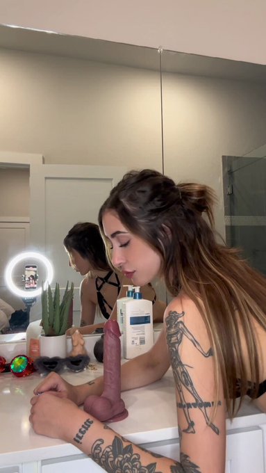 Imagine that I am sucking your cock.  How long do you think you would last before you came in my mouth