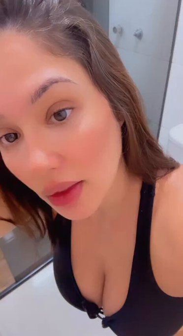 Ser&aacute; que o espelho t&aacute; limpo?  #Eclipse2024 #AsLaz #f #LovelyRunner #couple #reflexo #espelho #oops #wife<a href="/tag/eclipse2024"class="tags">#Eclipse2024</a><a href="/tag/aslaz"class="tags">#AsLaz</a><a href="/tag/hot"class="tags"><span>#hot</span></a><a href="/tag/wife"class="tags"><span>#wife</span></a><a href="/tag/oops"class="tags"><span>#oops</span></a><a href="/tag/couple"class="tags"><span>#couple</span></a><a href="/tag/bi"class="tags"><span>#bi</span></a><a href="/tag/f"class="tags"><span>#f</span></a><a href="/tag/uominiedonne"class="tags"><span>#uominiedonne</span></a>