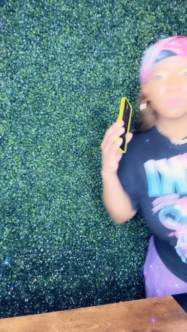 Since #BigFoot Loved it sooo much 😂 #SOLDOUTMINAJ #GagCityBrooklyn https://t.co/LYFsZyY1t0<a href="/tag/bigfoot"class="tags">#BigFoot</a><a href="/tag/soldoutminaj"class="tags">#SOLDOUTMINAJ</a><a href="/tag/gagcitybrooklyn"class="tags"><span>#gagcitybrooklyn</span></a>