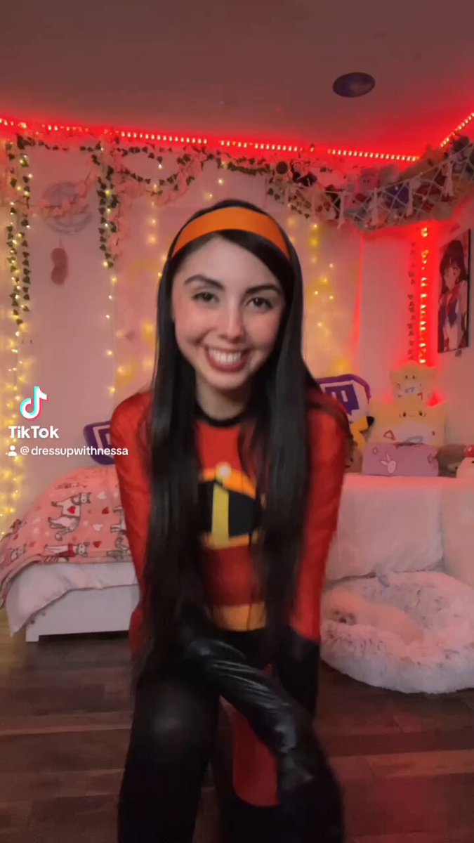 NessaTease♡’s pics and videos