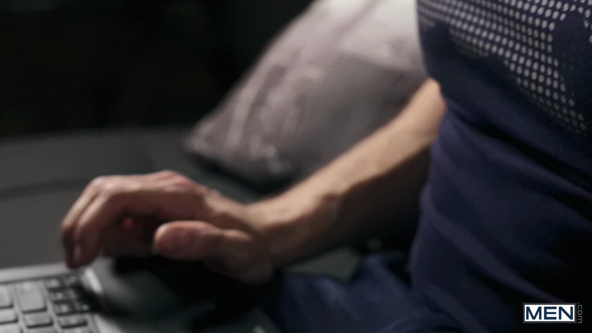 Conjuring Dick. Full video here: @PornKiwi3 @dicorobot @N20240414013901