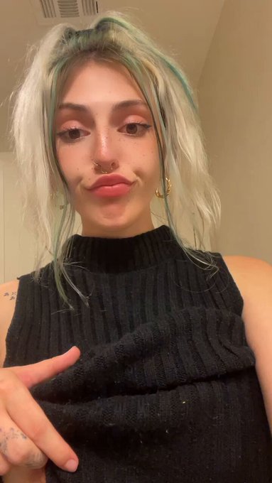 need to be sucked on 😋 https://t.co/LNLfRCOL3s