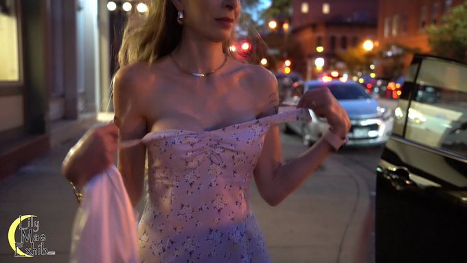 When the car is too small so you change on the street even though you're not wearing a bra or panties<a href="/tag/exhibitionist"class="tags"><span>#exhibitionist</span></a><a href="/tag/publicflashing"class="tags"><span>#publicflashing</span></a><a href="/tag/nakedoutside"class="tags"><span>#nakedoutside</span></a>