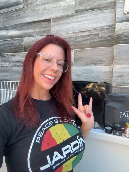 @Jardin_LasVegas happy 420! https://t.co/3xqydygq0b