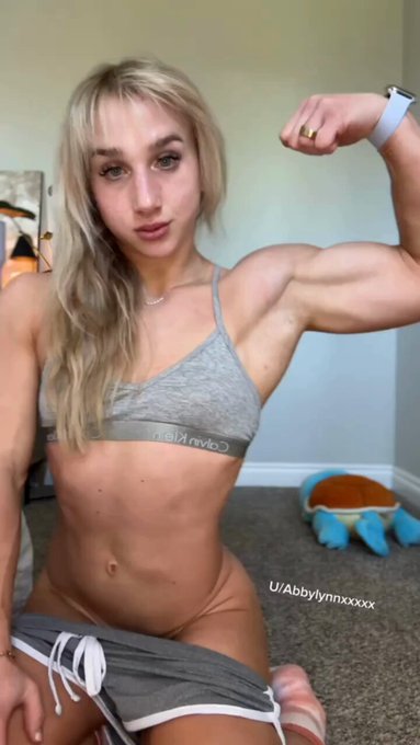 I want you to cover me while I flex for you https://t.co/qVdM4OM1Fq