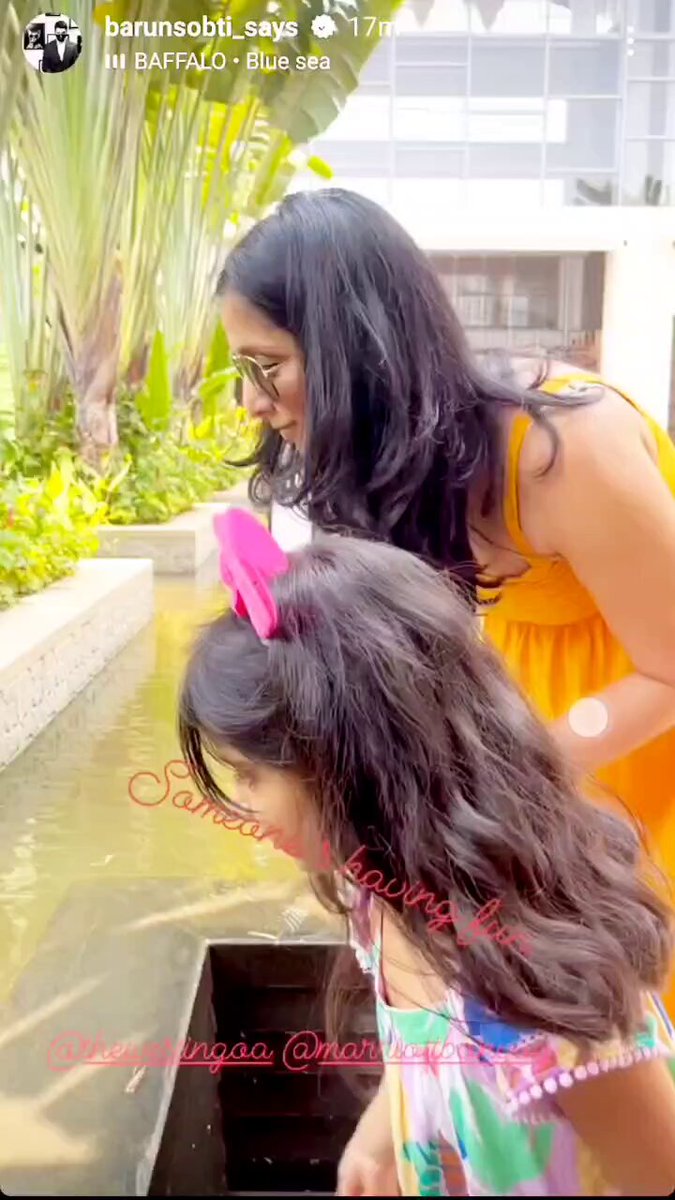 Busty qora sochli fohisha it uslubi nola qiladi va kuchli orgazm kutadi