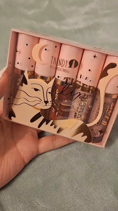 Desde el a&ntilde;o pasado quer&iacute;a estos labiales y est&aacute;n agotados, como los consiguieron no se, pero me los<a href="/tag/felizmartesatodos"class="tags"><span>#felizmartesatodos</span></a>